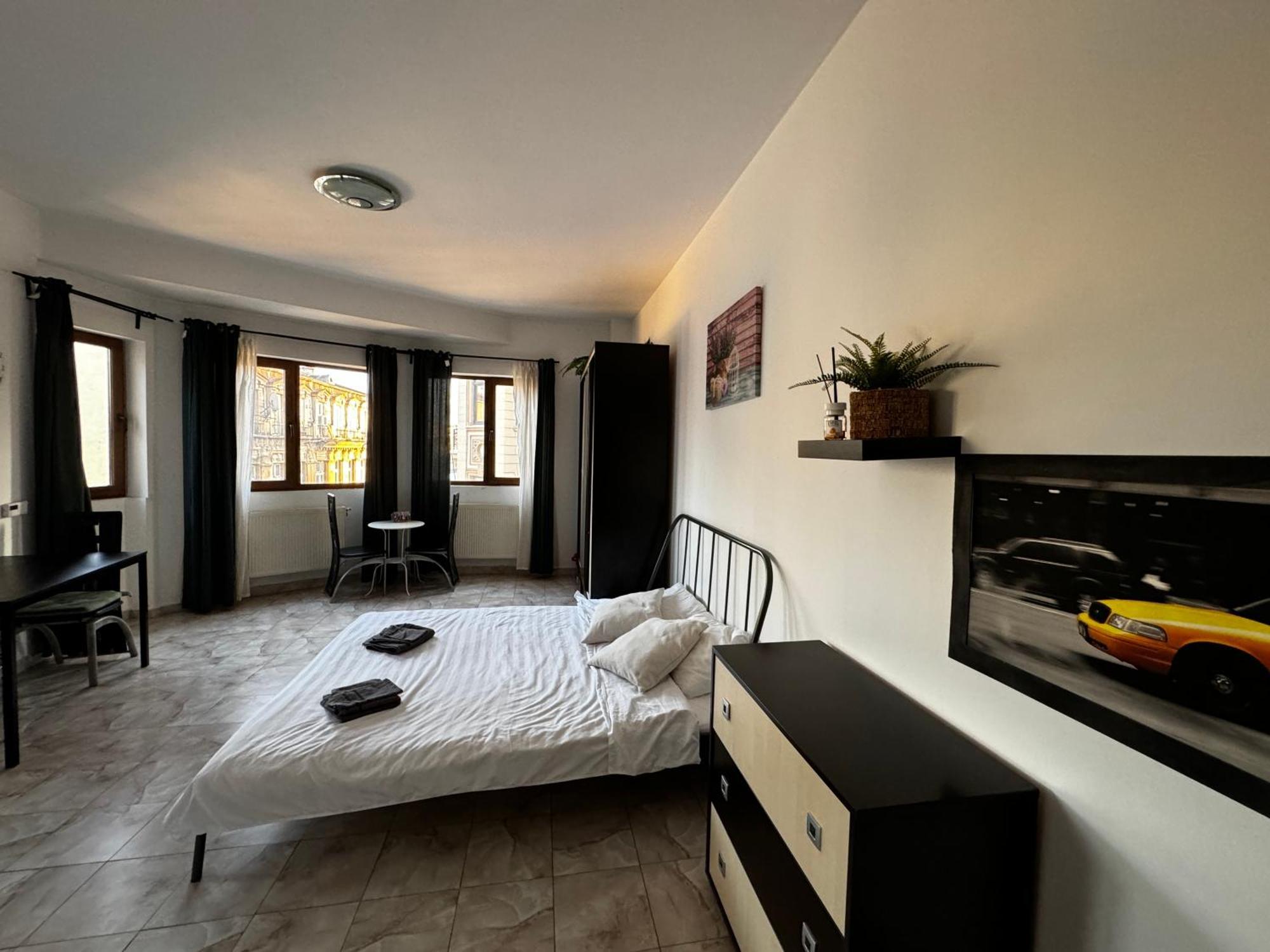 Old Town Studios By Chr Luxury Property บูคาเรสต์ ภายนอก รูปภาพ