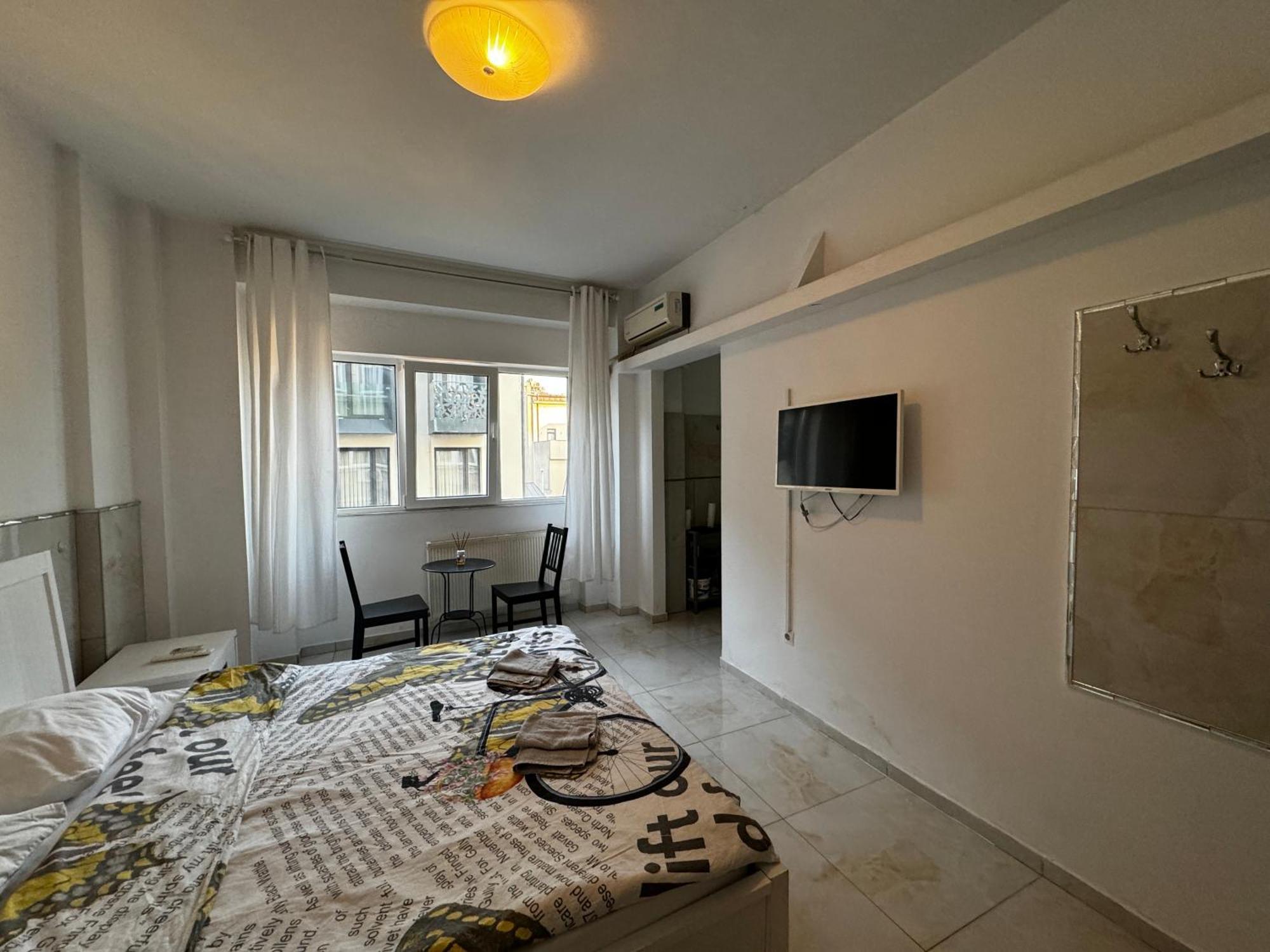 Old Town Studios By Chr Luxury Property บูคาเรสต์ ภายนอก รูปภาพ